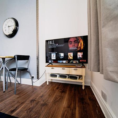 Spacious 2 Bedroom Apartment In Downtown London Exterior photo