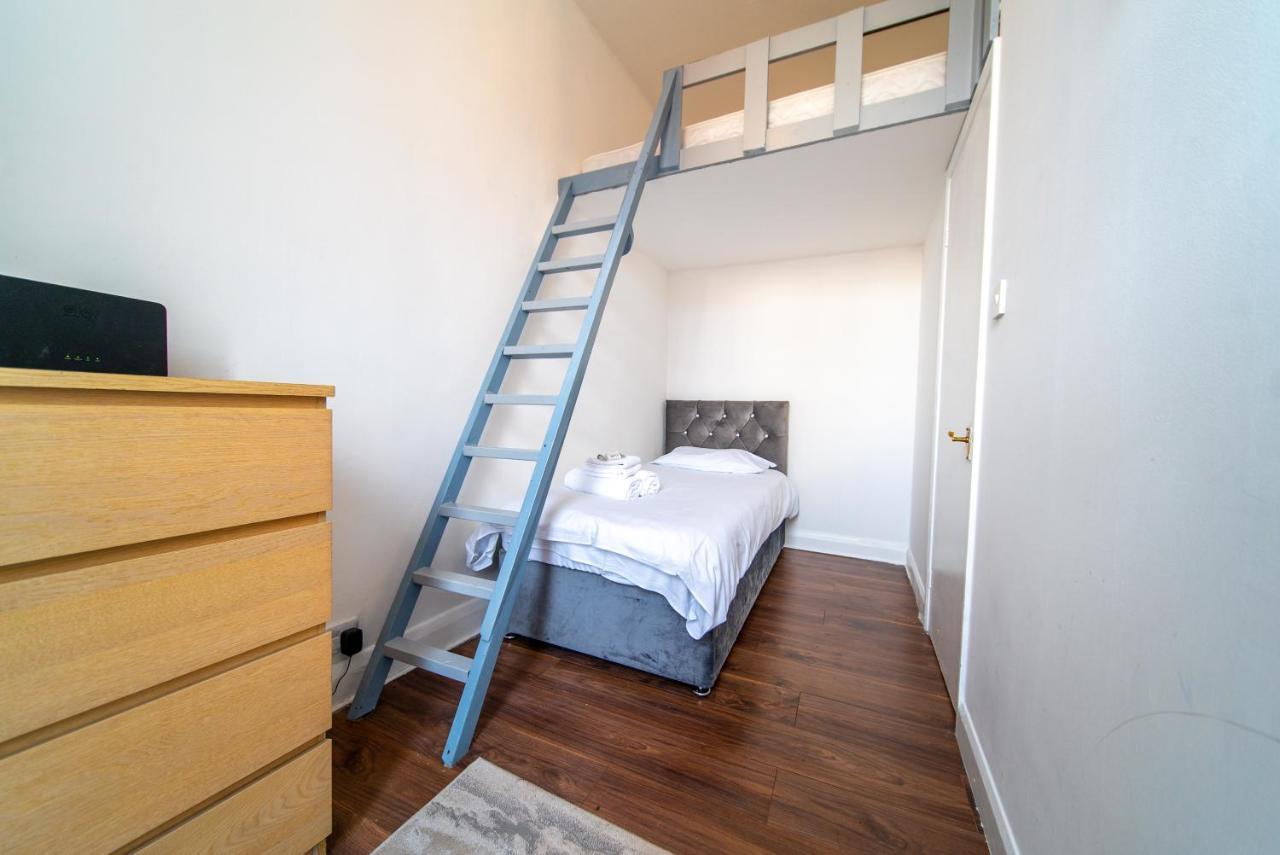 Spacious 2 Bedroom Apartment In Downtown London Exterior photo